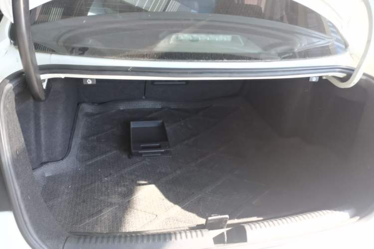 Used Volkswagen Sagitar 2015 230TSI Automatic Comfort Version Trunk