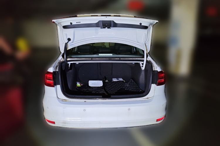 Used Volkswagen Sagitar 2015 1.6L Automatic Comfort Model Trunk