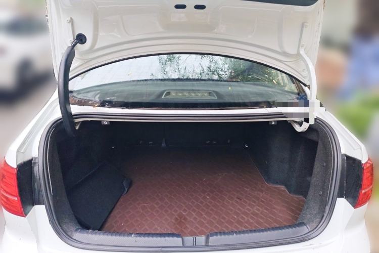 Used Volkswagen Sagitar 2015 1.6L Automatic Comfort Model Trunk