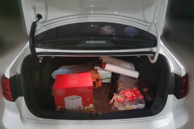 Used Volkswagen Sagitar 2015 1.6L Manual Fashion Edition Trunk