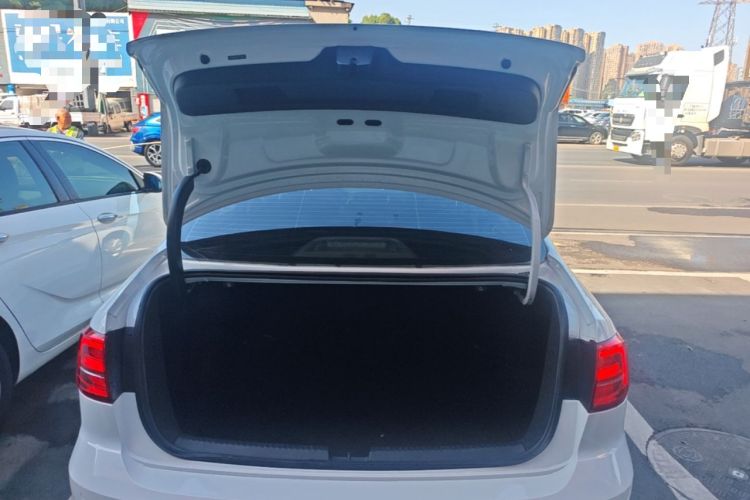 Used Volkswagen Sagitar 2015 1.6L Automatic Comfort Model Trunk