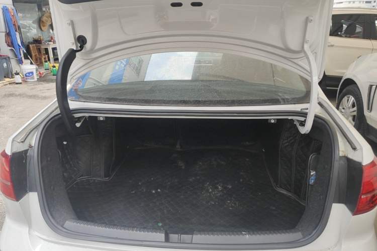 Used Volkswagen Sagitar 2015 230TSI Automatic Luxury Model Trunk