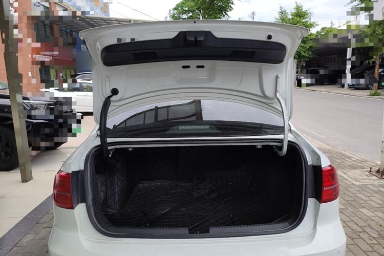 Used Volkswagen Sagitar 2015 230TSI Automatic Comfort Version Trunk