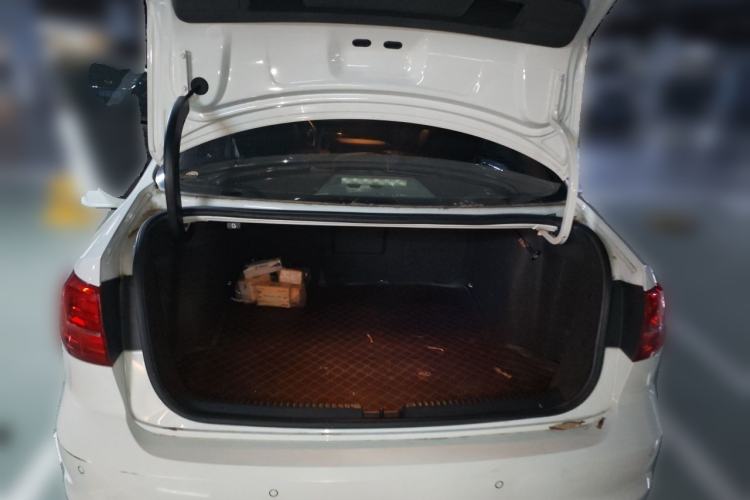 Used Volkswagen Sagitar 2015 230TSI Automatic Luxury Model Trunk