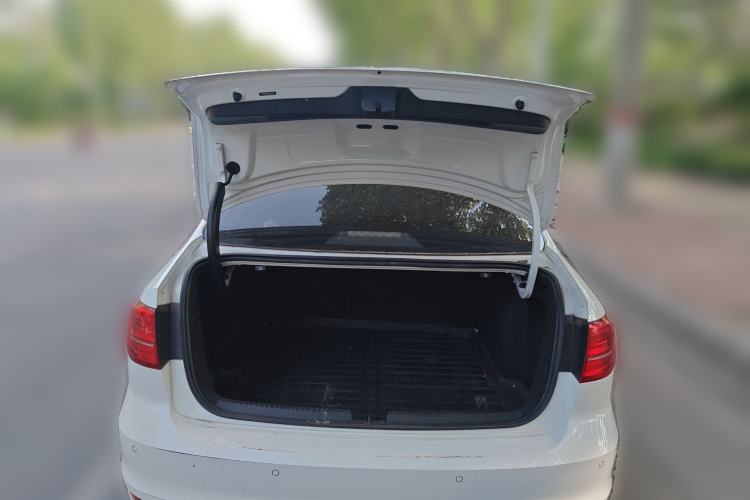 Used Volkswagen Sagitar 2015 230TSI Automatic Comfort Version Trunk