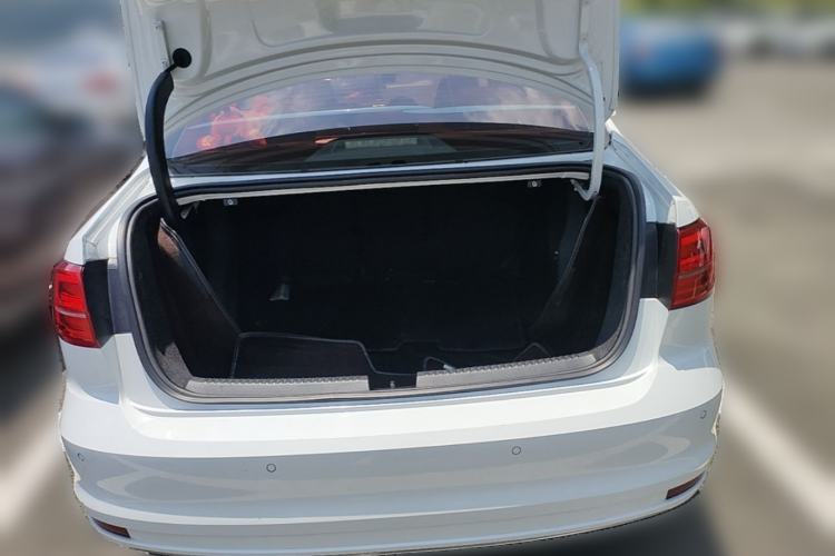 Used Volkswagen Sagitar 2015 1.6L Automatic Comfort Model Trunk