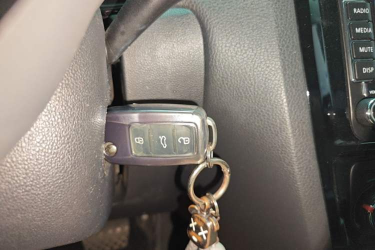 Used Volkswagen Sagitar 2015 230TSI Automatic Comfort Version Vehicle Key