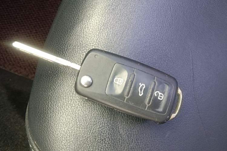 Used Volkswagen Sagitar 2015 1.6L Automatic Comfort Model Vehicle Key