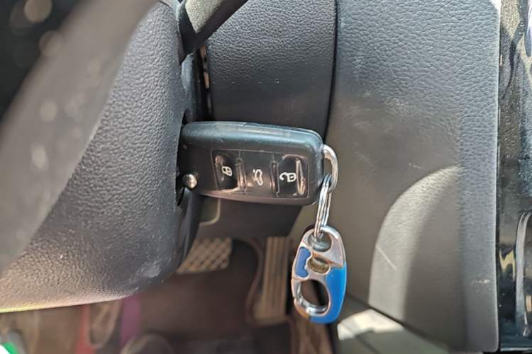 Used Volkswagen Sagitar 2015 230TSI Automatic Comfort Version Vehicle Key