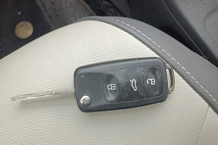 Used Volkswagen Sagitar 2015 1.6L Automatic Comfort Model Vehicle Key