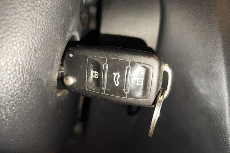 Used Volkswagen Sagitar 2015 1.6L Automatic Comfort Model Vehicle Key