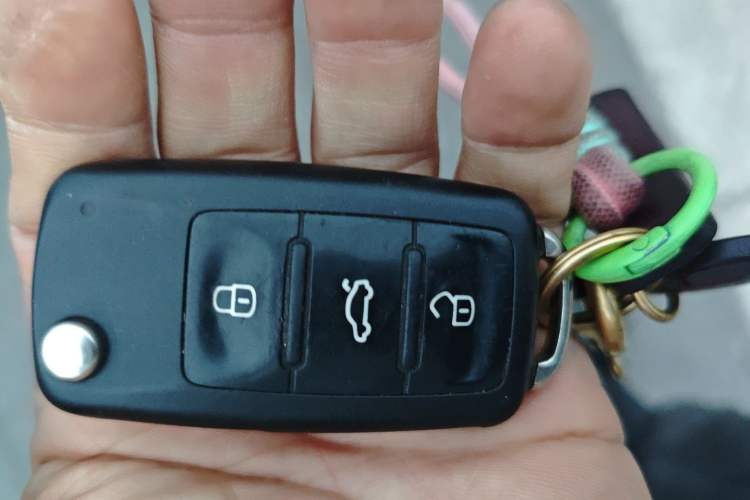 Used Volkswagen Sagitar 2015 230TSI Automatic Luxury Model Vehicle Key