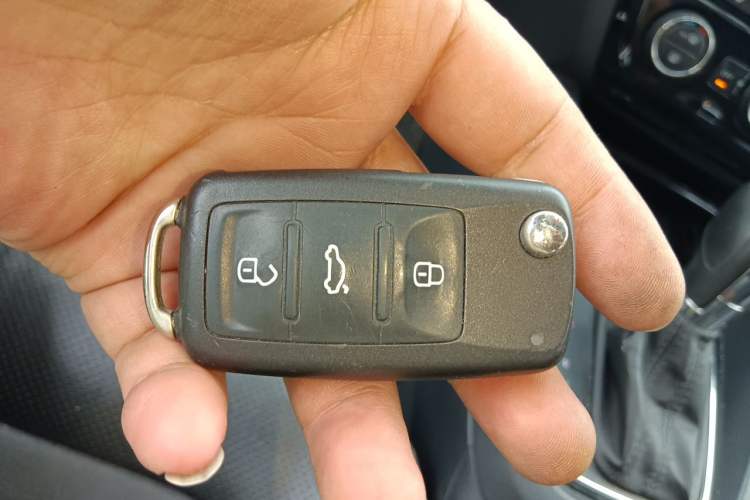 Used Volkswagen Sagitar 2015 230TSI Automatic Luxury Model Vehicle Key