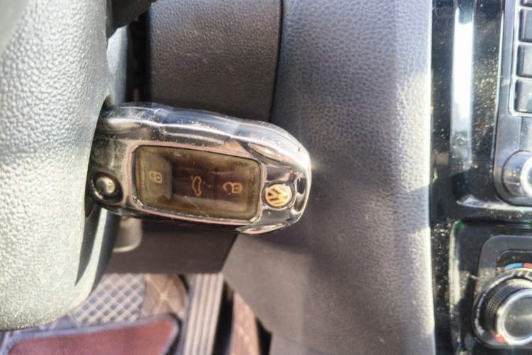 Used Volkswagen Sagitar 2015 230TSI Automatic Comfort Version Vehicle Key