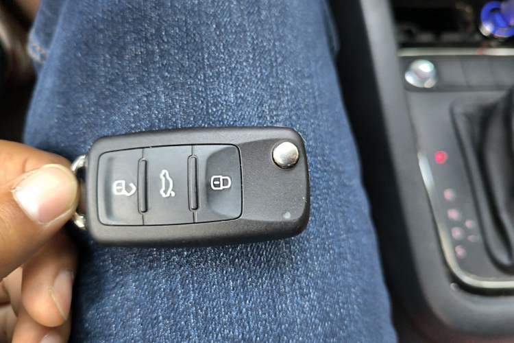 Used Volkswagen Sagitar 2015 230TSI Automatic Comfort Version Vehicle Key