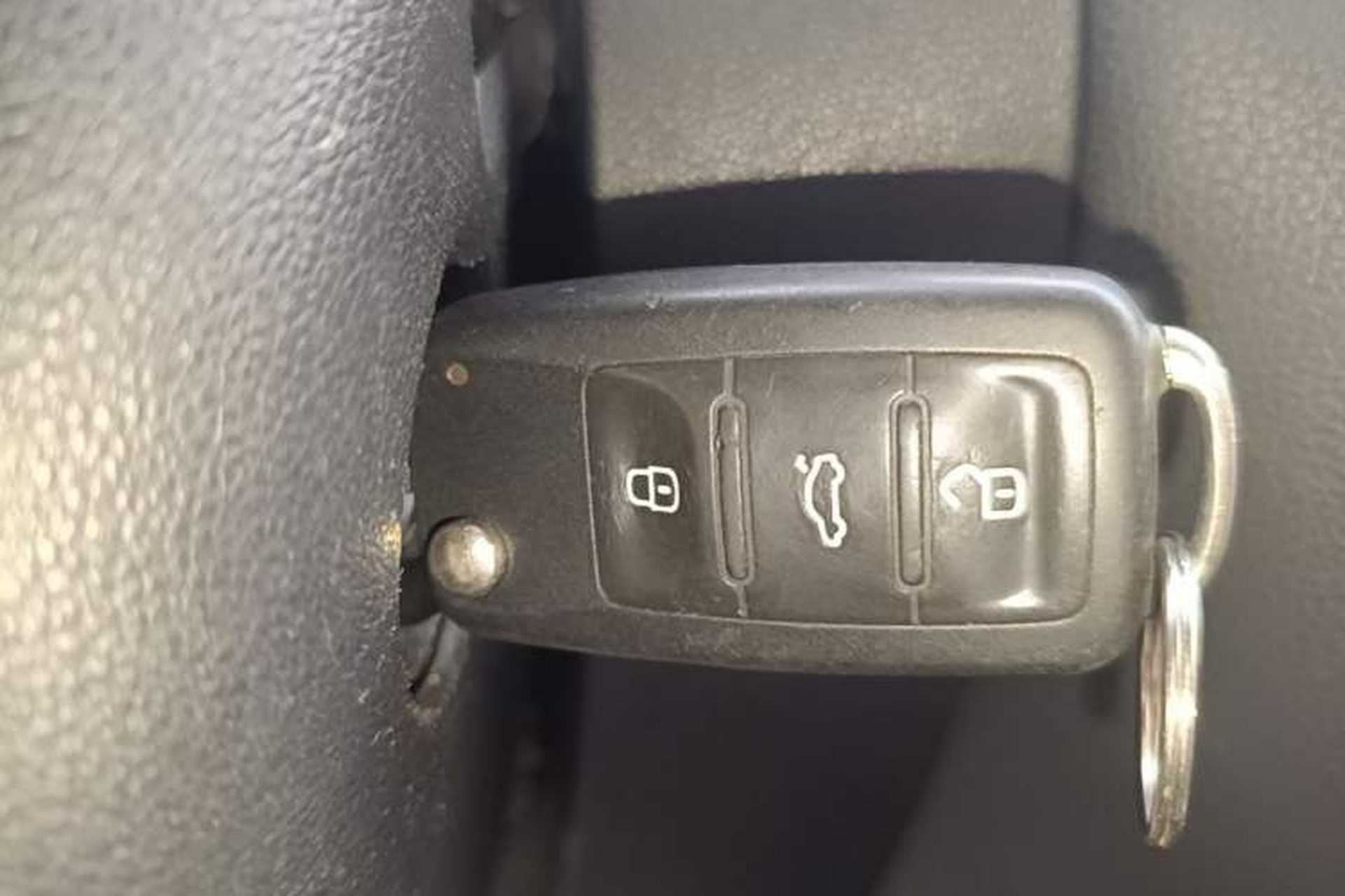 Used Volkswagen Sagitar 2015 230TSI Automatic Comfort Version Vehicle Key