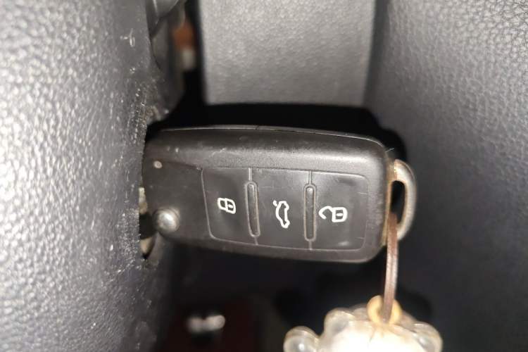 Used Volkswagen Sagitar 2015 1.6L Manual Comfort Model Vehicle Key