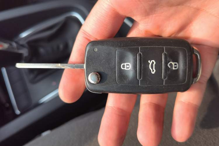 Used Volkswagen Sagitar 2015 230TSI Automatic Comfort Version Vehicle Key