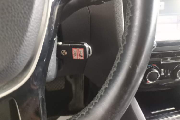 Used Volkswagen Sagitar 2015 230TSI Automatic Comfort Version Vehicle Key