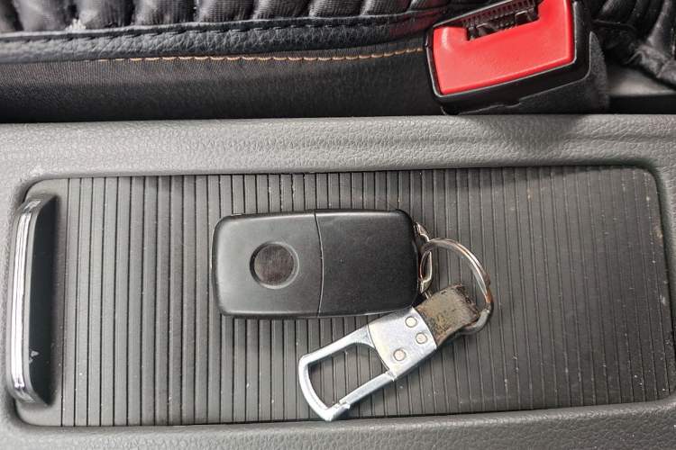 Used Volkswagen Sagitar 2015 230TSI Automatic Luxury Model Vehicle Key