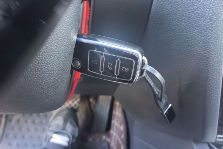 Used Volkswagen Sagitar 2015 1.6L Automatic Comfort Model Vehicle Key