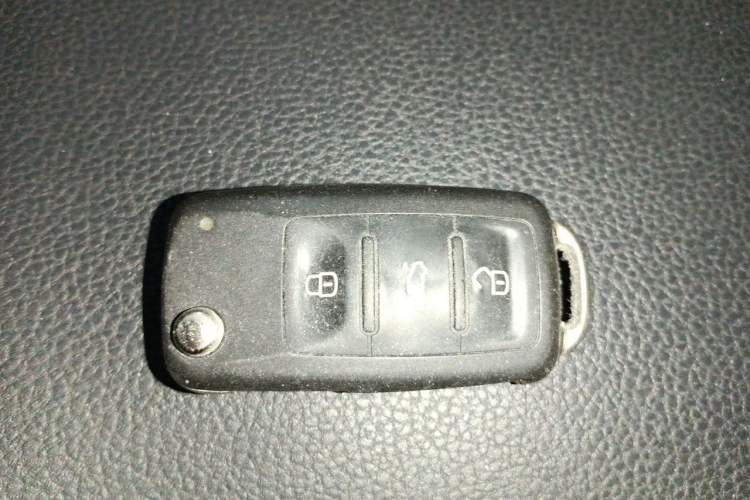 Used Volkswagen Sagitar 2015 230TSI Automatic Luxury Model Vehicle Key