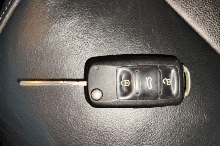 Used Volkswagen Sagitar 2015 1.6L Automatic Comfort Model Vehicle Key