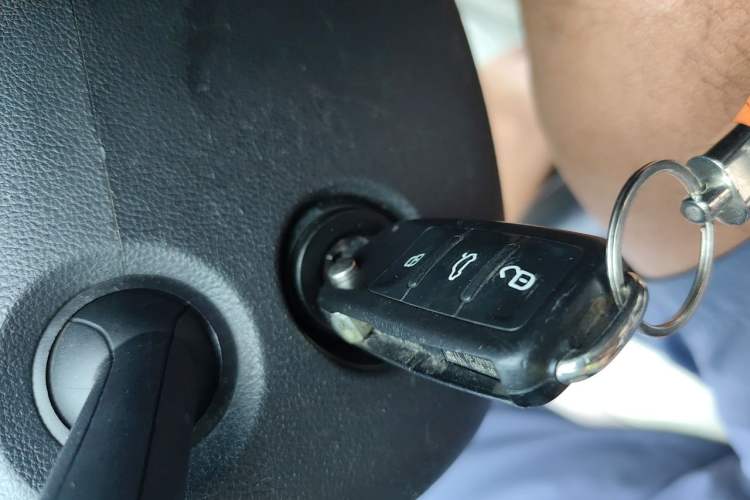 Used Volkswagen Sagitar 2015 1.6L Manual Comfort Model Vehicle Key