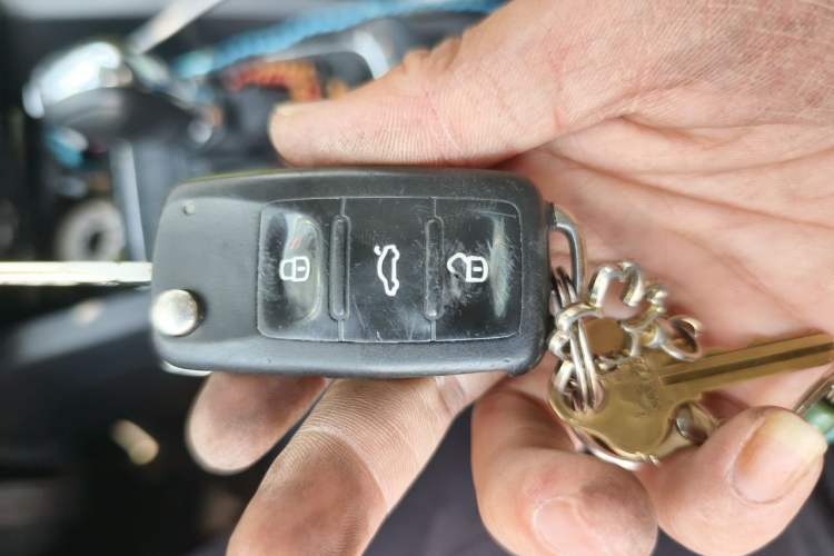 Used Volkswagen Sagitar 2015 230TSI Automatic Comfort Version Vehicle Key