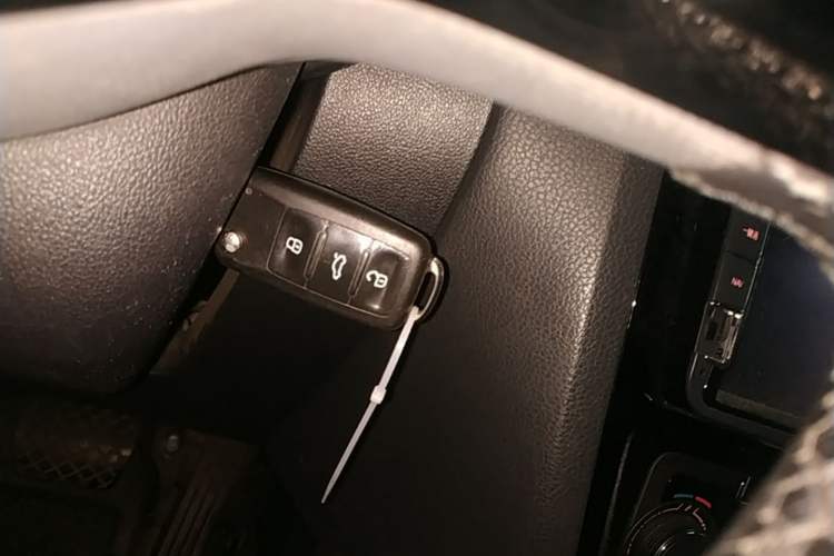Used Volkswagen Sagitar 2015 230TSI Automatic Comfort Version Vehicle Key
