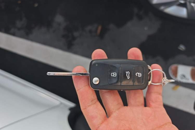 Used Volkswagen Sagitar 2015 1.6L Automatic Comfort Model Vehicle Key