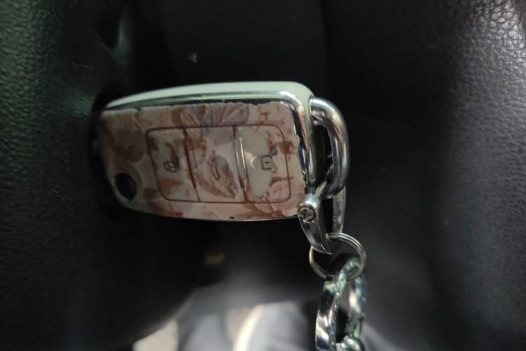 Used Volkswagen Sagitar 2015 1.6L Manual Comfort Model Vehicle Key