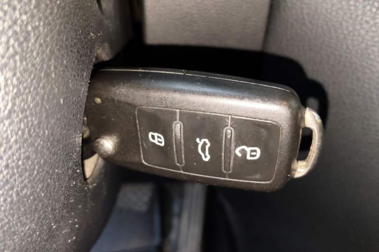 Used Volkswagen Sagitar 2015 1.6L Automatic Comfort Model Vehicle Key