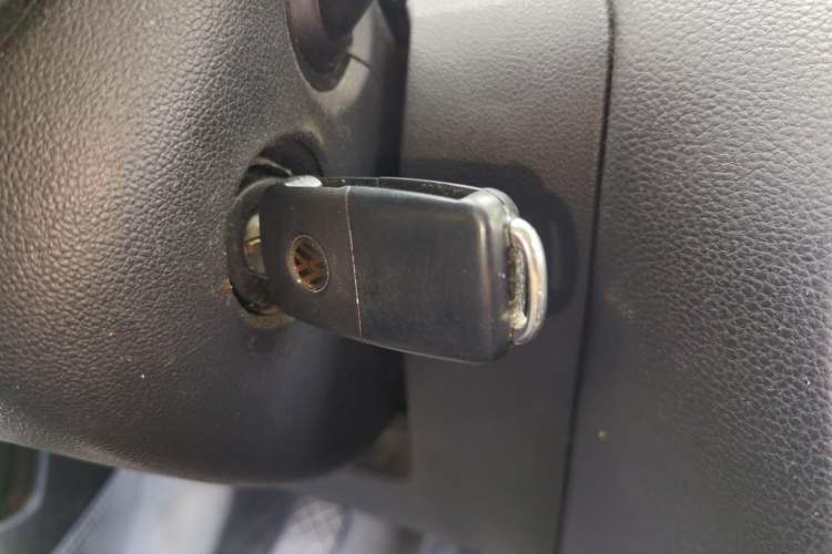 Used Volkswagen Sagitar 2015 230TSI Manual Comfort Version Vehicle Key
