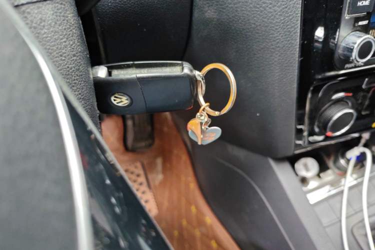 Used Volkswagen Sagitar 2015 230TSI Automatic Comfort Version Vehicle Key