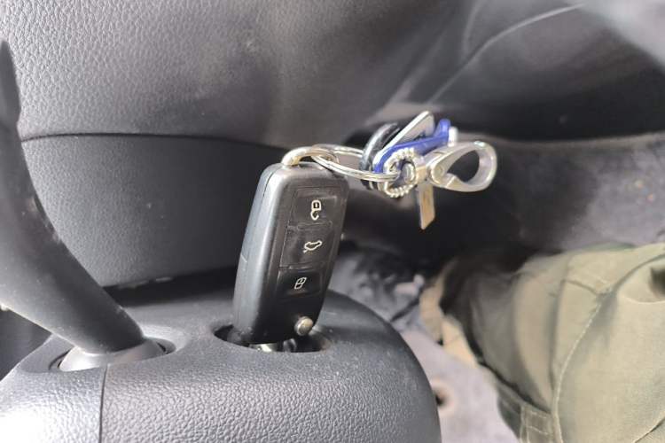 Used Volkswagen Sagitar 2015 230TSI Automatic Comfort Version Vehicle Key
