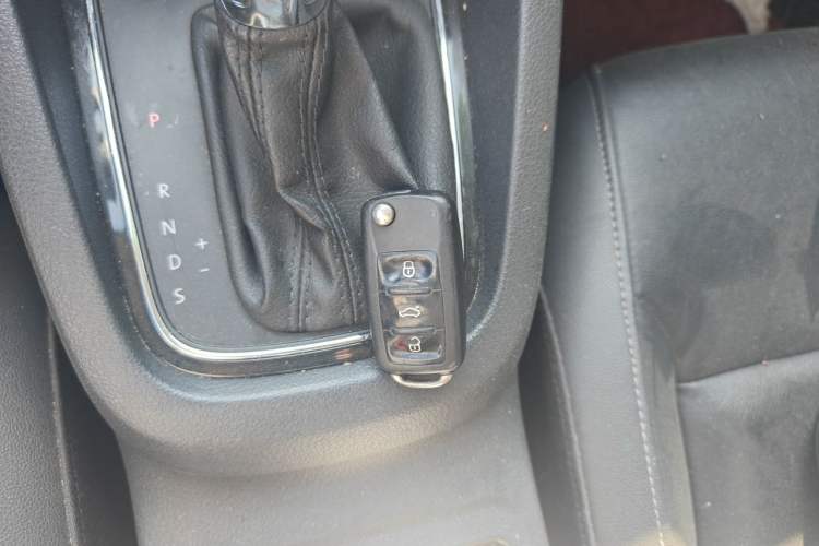 Used Volkswagen Sagitar 2015 1.6L Automatic Comfort Model Vehicle Key