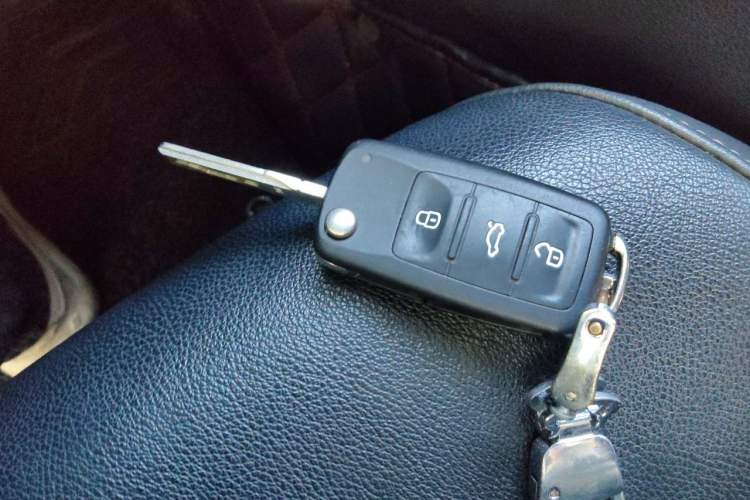 Used Volkswagen Sagitar 2015 230TSI Automatic Comfort Version Vehicle Key