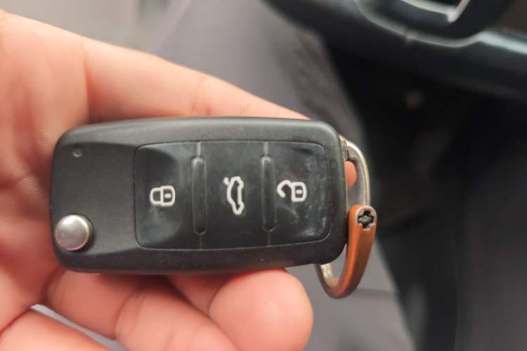 Used Volkswagen Sagitar 2015 230TSI Automatic Comfort Version Vehicle Key