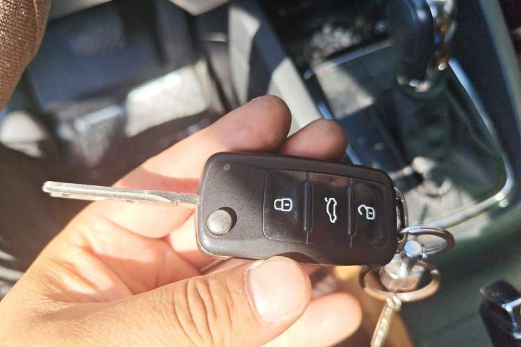 Used Volkswagen Sagitar 2015 230TSI Automatic Comfort Version Vehicle Key