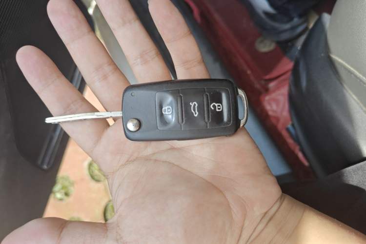 Used Volkswagen Sagitar 2015 1.6L Manual Comfort Model Vehicle Key