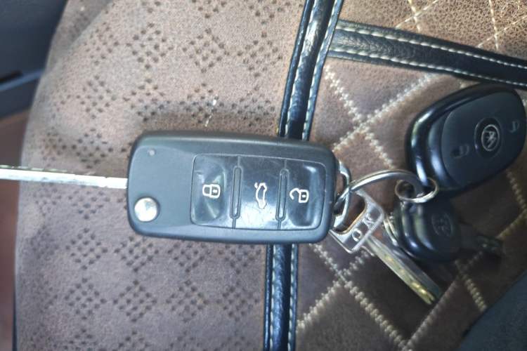 Used Volkswagen Sagitar 2015 1.6L Automatic Comfort Model Vehicle Key