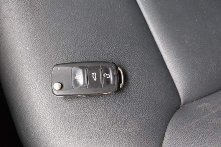 Used Volkswagen Sagitar 2015 230TSI Automatic Comfort Version Vehicle Key
