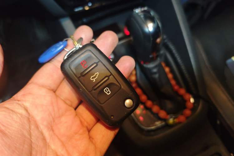 Used Volkswagen Sagitar 2015 230TSI Automatic Luxury Model Vehicle Key