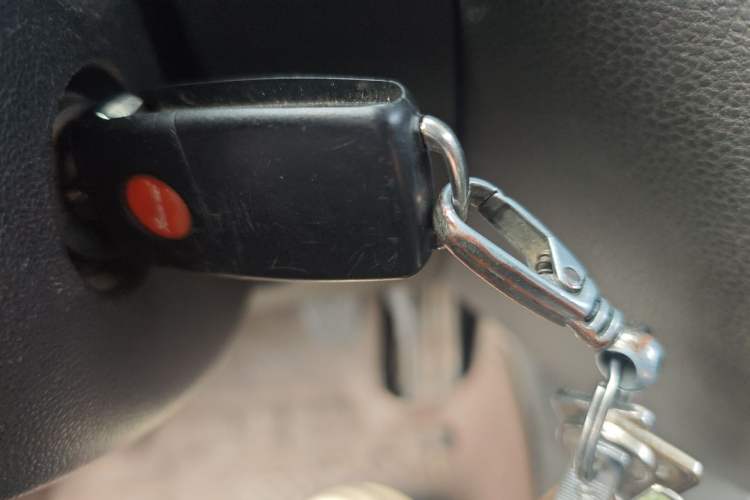 Used Volkswagen Sagitar 2015 1.6L Manual Comfort Model Vehicle Key