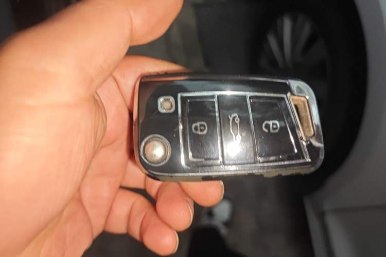 Used Volkswagen Sagitar 2015 1.6L Automatic Comfort Model Vehicle Key