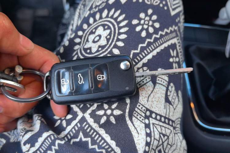 Used Volkswagen Sagitar 2015 230TSI Manual Comfort Version Vehicle Key