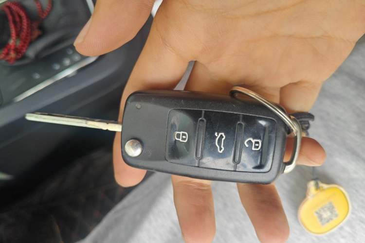 Used Volkswagen Sagitar 2015 1.6L Automatic Comfort Model Vehicle Key