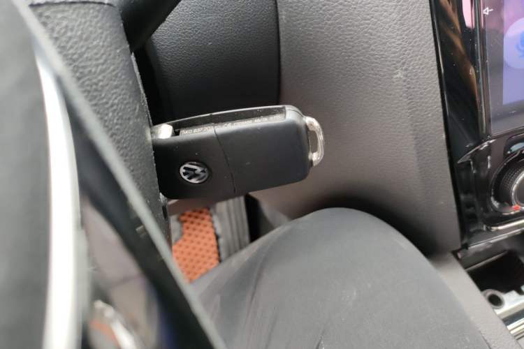 Used Volkswagen Sagitar 2015 230TSI Automatic Comfort Version Vehicle Key