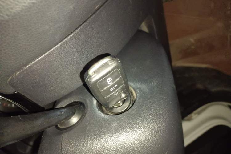 Used Volkswagen Sagitar 2015 1.6L Automatic Comfort Model Vehicle Key